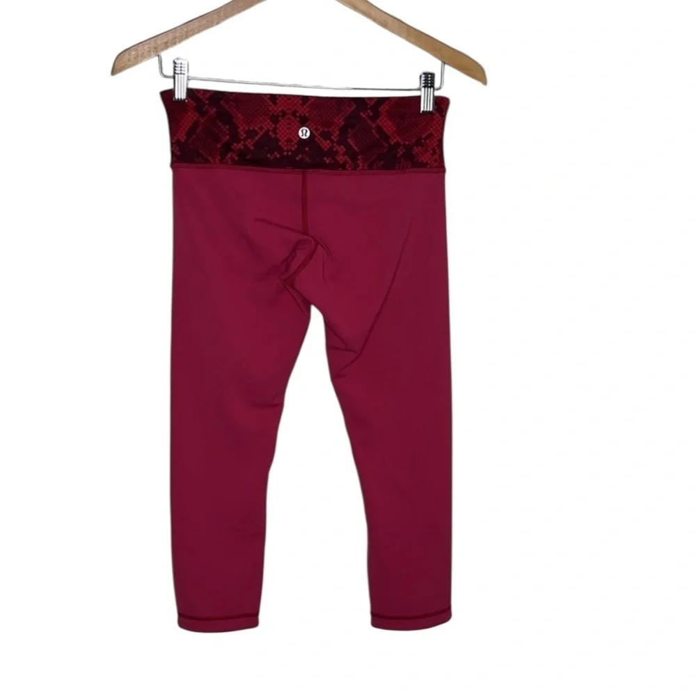 Lululemon Wunder Under Pant III Red Capri Reversible Leggings Women Size 6